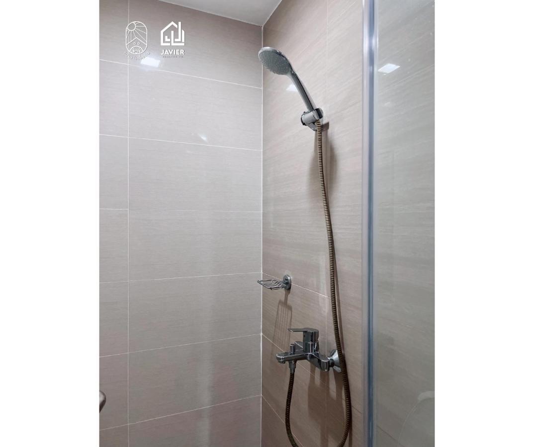 Eastwood Penthouse Studio With View, Netflix And Fast Wi-fi * Manila